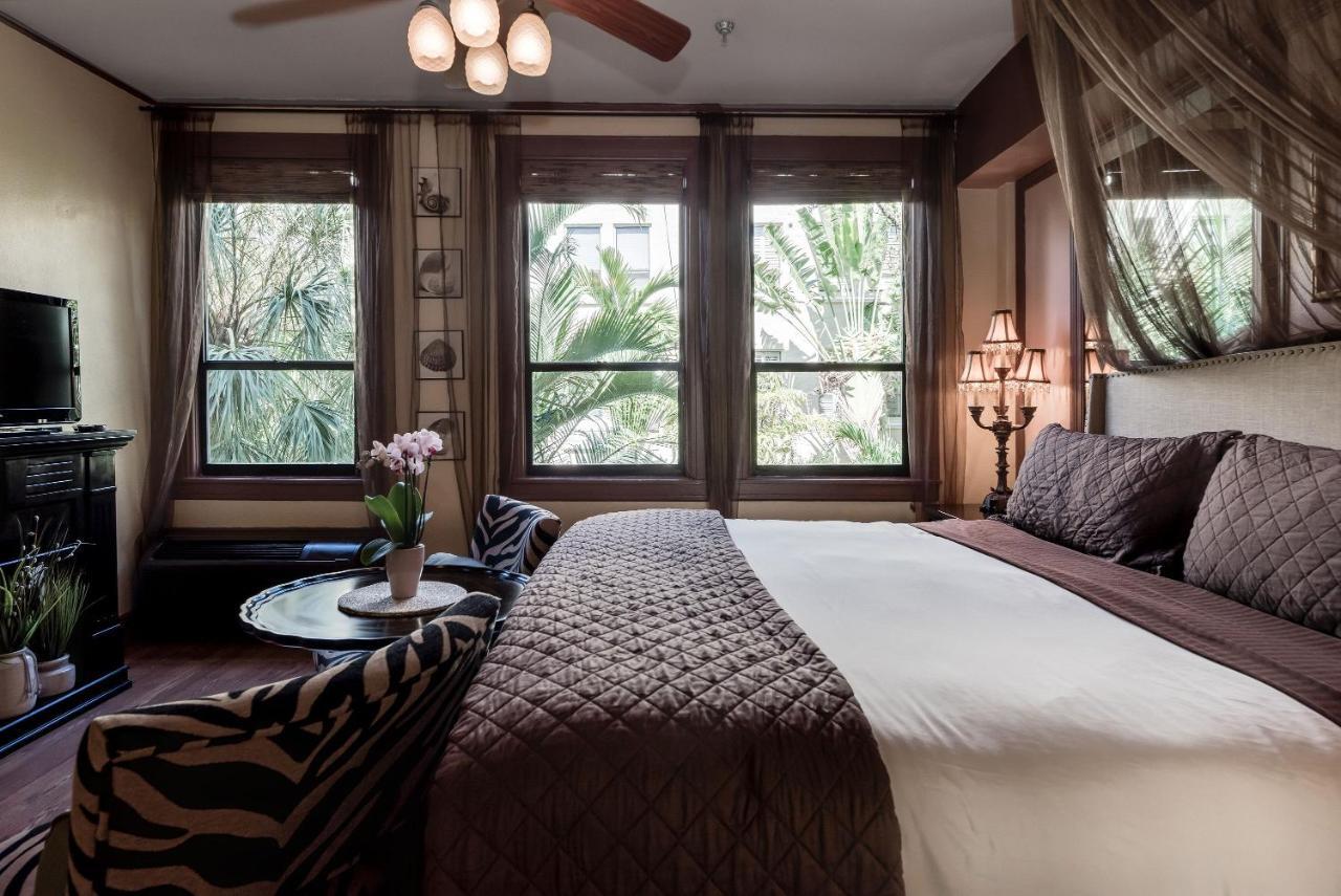 Hemingway Suites At Palm Beach Hotel Island エクステリア 写真